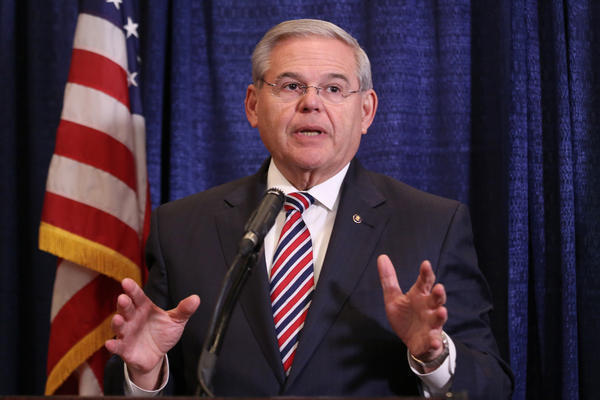 chi-bob-menendez-indicted-20150401.jpg