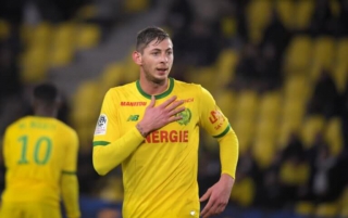 Ανασύρθηκε σωρός από το αεροπλάνο του Σάλα