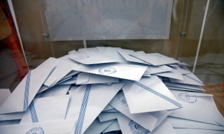 Στις 9,35 μονάδες έκλεισε η διαφορά ΝΔ - ΣΥΡΙΖΑ