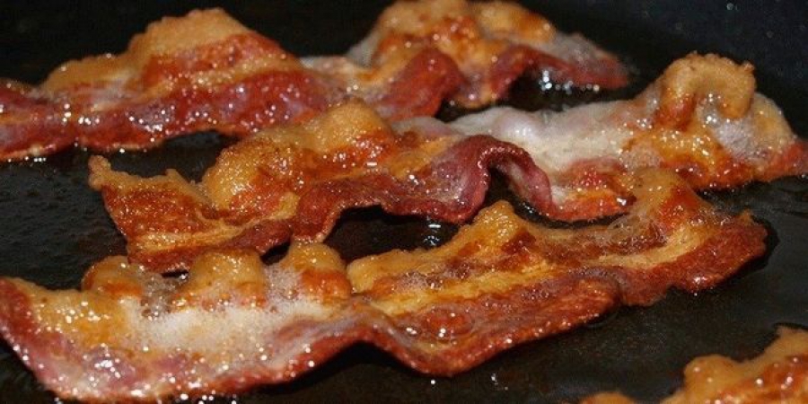 O Π.Ο.Υ. εκπέμπει σήμα κινδύνου: Μπέικον, λουκάνικα, αλλαντικά, αυξάνουν τον κίνδυνο καρκίνου