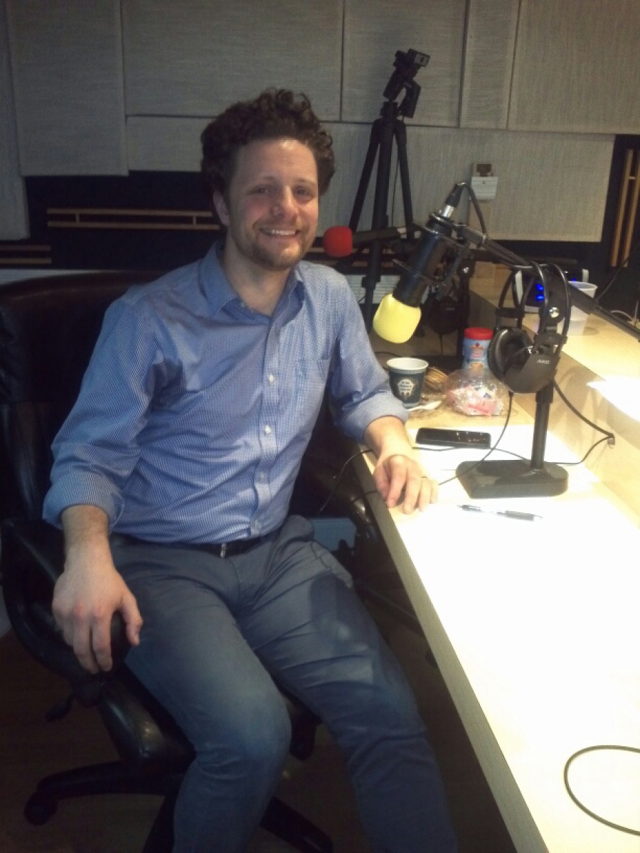 O Dr. Matthew Swan στον Hellas FM