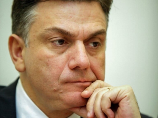 Ο Μωραϊτης και η επική... κωλοτούμπα