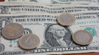 Ιστορικό ΧΑΜΗΛΟ για το ΕΥΡΩ! Στο 1,0560 υποχώρησε η ισοτιμία