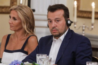 Επίσκεψη Παππά στις ΗΠΑ: Το ΔΝΤ πέφτει… έξω στις προβλέψεις του για την Ελλάδα