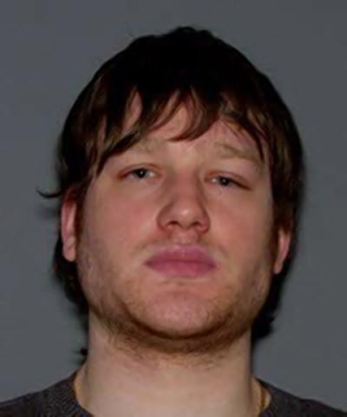 EKTAKTO ΣΟΚ με την ΔΟΛΟΦΟΝΙΑ 55χρονου Έλληνα στην Αστόρια! Μανιακός μαχαιρώνει 3, βάζει φωτιά και τραυματίζει Αστυνομικούς! Μπαράζ ΤΡΟΜΟΥ μέρα μεσημέρι!