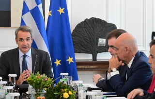 Μητσοτάκης στο υπουργικό: Μάχη για την αλήθεια, από τα Τέμπη μέχρι την εξωτερική πολιτική – Εκπέμψαμε το σήμα της ισχυρής Ελλάδας στον ΟΗΕ