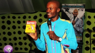 Ιερέας έδωσε ποντικοφάρμακο στους πιστούς για να τους αποδείξει οτι δεν πεθαίνουν