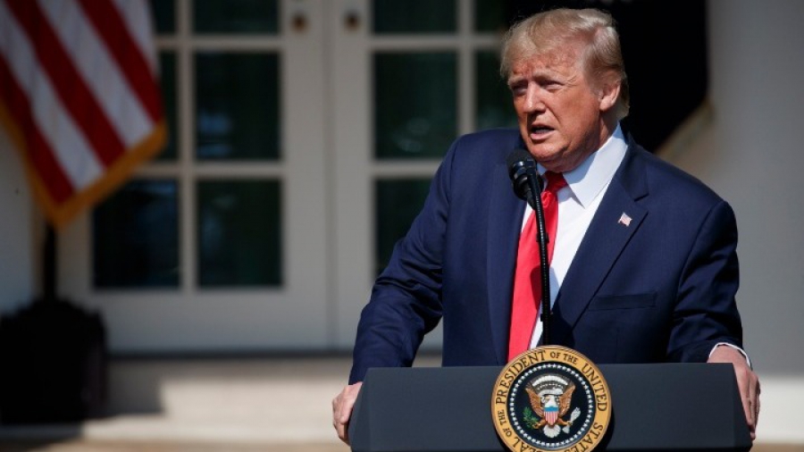 Τραμπ: Το «βαθύ κράτος» της FDA θέλει να καθυστερήσει το εμβόλιο για τον κορονοϊό