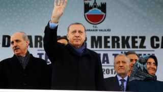 “Εμείς πετάξαμε τους Έλληνες στη θάλασσα”! Ο Ερντογάν παραληρεί και προκαλεί