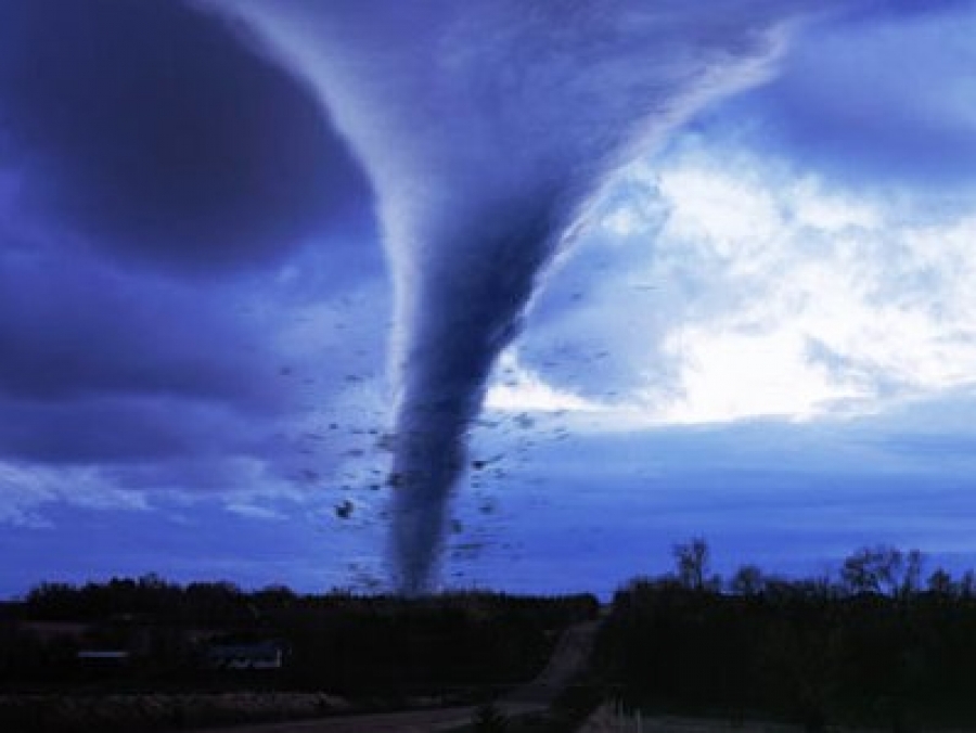 Εικόνες Αποκάλυψης στις ΗΠΑ: Φονικοί ανεμοστρόβιλοι ισοπέδωσαν γειτονιές