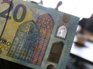 Κατεπειγόντως στη Βουλή το κοινωνικό μέρισμα – Την 1η Ιανουαρίου στους τραπεζικούς λογαριασμούς