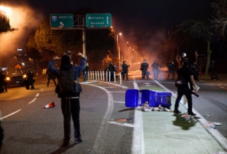 Τραμπ: Άδικες και υποκινούμενες οι διαδηλώσεις! Άγρια επεισόδια στο Πόρτλαντ