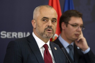 Όλοι μιλούν για το "ξεμάλλιασμα" του Σέρβου με τον Αλβανό πρωθυπουργό