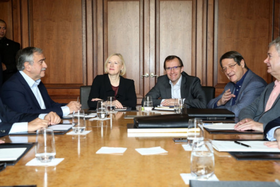 Κυπριακό: Οι δραματικές ώρες - Τα δάκρυα Αναστασιάδη - «Νίκο, τελειώσαμε...»