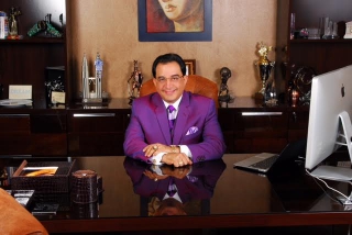 Γιάννης Σαχτούρας: Never Give Up! O θρύλος του διαδικτιακού μάρκετινγκ προσφέρει καριέρες προς την κορυφή!