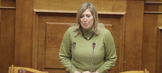 Καρακώστα: Δεν είναι κακό το επίδομα- Από τα 7.000 ευρώ που παίρνω μου μένουν 2.000   Πηγή: Καρακώστα: Δεν είναι κακό το επίδομα- Από τα 7.000 ευρώ που παίρνω μου μένουν 2.000 | iefimerida.gr