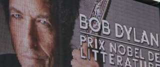 Ακόμη ψάχνουν τον Μπομπ Ντίλαν από τη Σουηδική Ακαδημία για το Νόμπελ Λογοτεχνίας (και αποφάσισαν να σταματήσουν τις προσπάθειες)