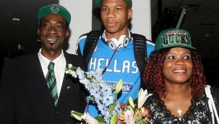 ΣΟΚ από τον θάνατο του Τσαρλσ Αντετοκούμπο!!!