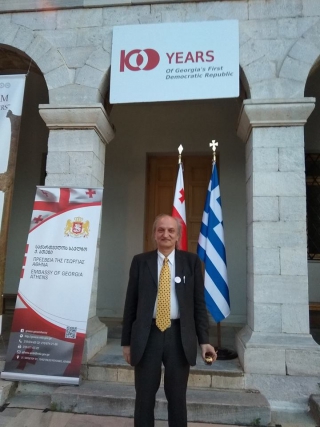 ΑΘ. ΔΡΟΥΓΟΣ: ΑΝΘΡΩΠΑΚΙΑ. ΧΩΡΙΣ ΠΑΤΡΙΩΤΙΣΜΟ ΚΑΙ ΕΘΝΙΚΗ ΣΥΝΕΙΔΗΣΗ . ΚΑΙ ΧΩΡΙΣ ΝΑ ΡΩΤΗΣΟΥΝ ΤΟΝ ΑΦΕΝΤΗ ΛΑΟ, ΕΧΟΥΝΕ ΒΟΥΛΙΑΞΕΙ ΤΗΝ ΜΑΚΕΔΟΝΙΑ ΜΑΣ ΣΤΟ ΧΑΟΣ. ΑΙΔΩΣ. ΤΡΙΖΟΥΝ ΧΙΛΙΑΔΕΣ ΚΟΚΚΑΛΑ ΗΡΩΩΝ ΜΑΣ. ΕΠΙΚΙΝΔΥΝΟΙ ΝΕΟΚΟΜΜΟΥΝΙΣΤΕΣ ΚΑΙ ΑΘΛΙΟΙ ΝΕΟΜΠΟΛΣΕΒΙΚΟΙ