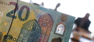 Καμπανάκι από δημοσκόπηση της ALCO: Οι Ελληνες γυρίζουν την πλάτη στο ευρώ