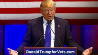 Ασταμάτητος ο Τραμπ - Νίκη έκπληξη ο Σάντερς