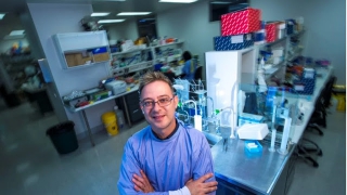 Ομογενής επιστήμονας χτυπά την Σκλήρυνση Κατά Πλάκας