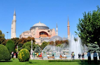 Την επιστροφή της Αγίας Σοφίας στην Ορθόδοξη Εκκλησία απαιτεί η Ρωσία