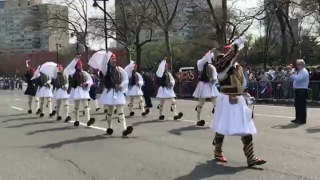 Με Εύζωνες και μεγάλη συμμετοχή η παρέλαση της Φιλαδέλφεια