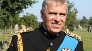 Ο γιος της Ελισάβετ είχε ερωτικές επαφές με ανήλικη «σκλάβα του σεξ»