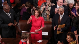 Δημοκρατικοί: Για το... θεαθήναι ο προϋπολογισμός - Δεν περνάει από την Γερουσία