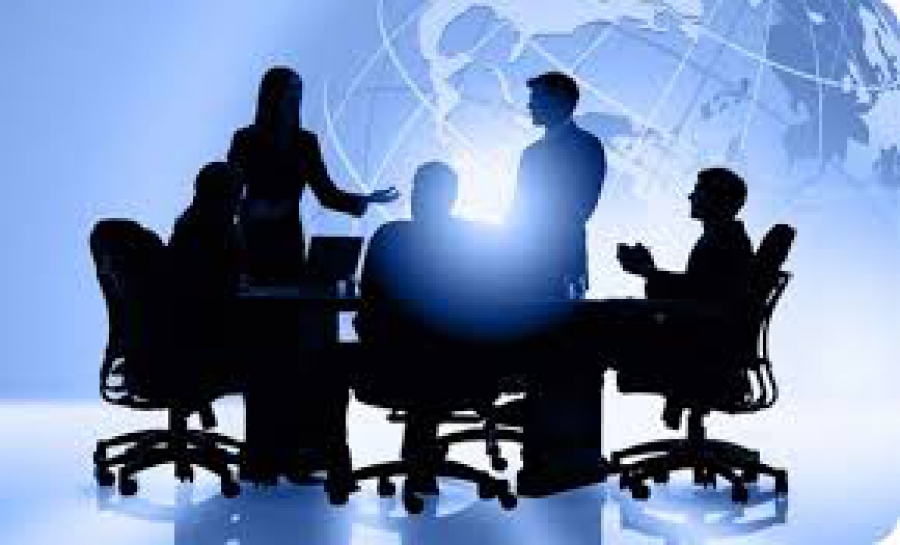 Κρύβουν τα λεφτά, κλείνουν οι επιχειρήσεις, φεύγουν οι άνθρωποι…