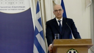 Μήνυμα Δένδια στην Άγκυρα για τις προσφυγικές ροές