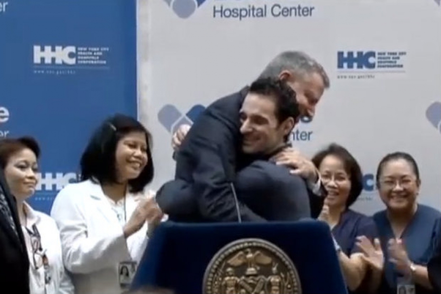 Nίκησε τον Εμπολα ο γιατρός-φορέας στη Νέα Yόρκη