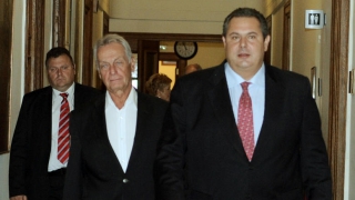 Παραιτήθηκε ο Σγουρίδης μετά το άδειασμα Καμμένου για &quot;θερμό επεισόδιο&quot;