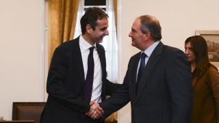 Στήριξη Καραμανλή σε Μητσοτάκη με δήλωση και παρουσία