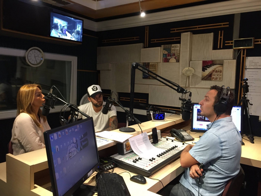 Έλλη Κοκκίνου και Ονειράμα στον Hellas FM