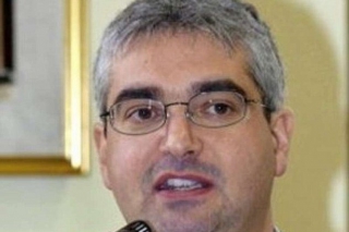 Είδηση όλα τα λεφτά: Ιερέας γύριζε πορνό μέσα στην εκκλησία και εξέδιδε 15 ερωμένες του