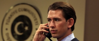 Ποιος είναι ο «σκληρός» Σεμπάστιαν Κουρτζ: Μόλις 29 χρονών, χωρίς πτυχίο και ιδιαίτερα προσεγμένο χτένισμα