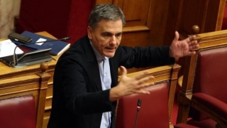 Σκληρή κόντρα Βενιζέλου - Τσακαλώτου για πλεονάσματα