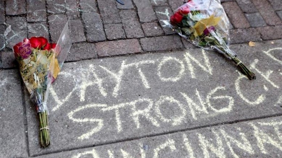 Γονείς, ήρωες, άνθρωποι 15-86 ετών οι 31 νεκροί των 2 ένοπλων επιθέσεων