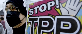 «Θα γράψουμε τους κανόνες του παιχνιδιού τον 21ο αιώνα» λέει ο Ομπάμα δίνοντας στη δημοσιότητα την ΤΡΡ, μεγαλύτερη εμπορική συμφωνία