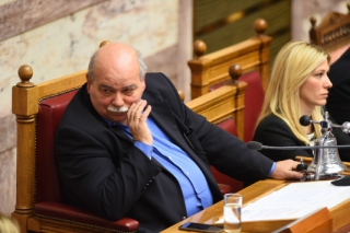 Στην εφορία δάνεια πρώην βουλευτών που "ξέχασαν" να τα πληρώσουν