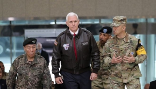 Παγκόσμια ανησυχία: Στην Κορέα ο Πενς, βγαίνει ο στόλος των ΗΠΑ