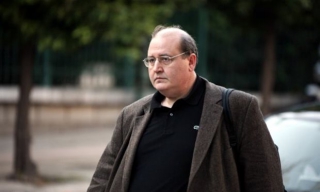 Το Μαξίμου άδειασε τον κ. Φίλη, ενώ δέχεται πιέσεις να αποπέμψει τον Υπουργό Παιδείας, πάντως για την ώρα δεν συζητείται.