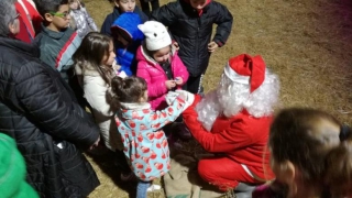 Απολύθηκε δασκάλα επειδή αποκάλυψε ότι... δεν υπάρχει Άγιος Βασίλης