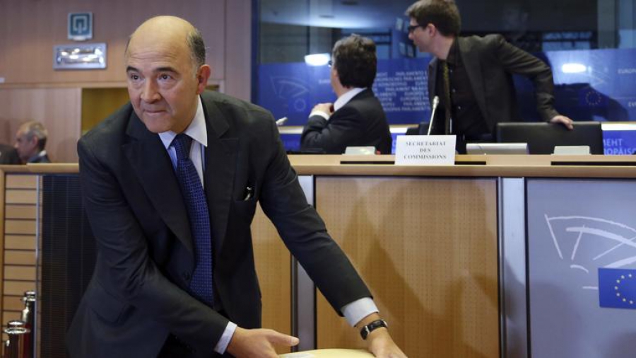 Μοσκοβισί: "Nα λάβουμε υπόψη τον αντίκτυπο των μέτρων στα πλεονάσματα"