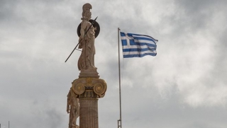 'Στενό παπούτσι' μέχρι το 2018 και μετά χαλάρωση και χρέος