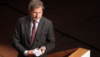 Οργισμένη απάντηση ΥΠΕΞ για το 'τσαμικό' του Επίτροπου Χαν