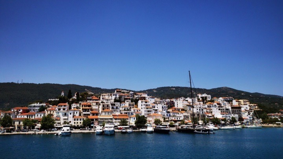 Τα μέτρα για ακτοπλοϊκές συνδέσεις και θαλάσσιο τουρισμό