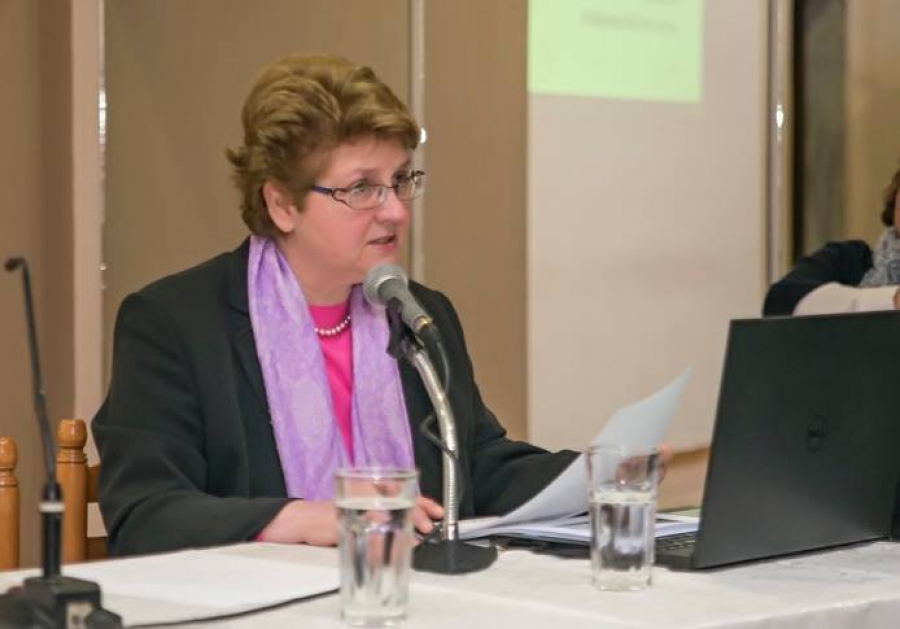 Βάσω Μώραλη: Πέφτουν οι μάσκες (τους)…